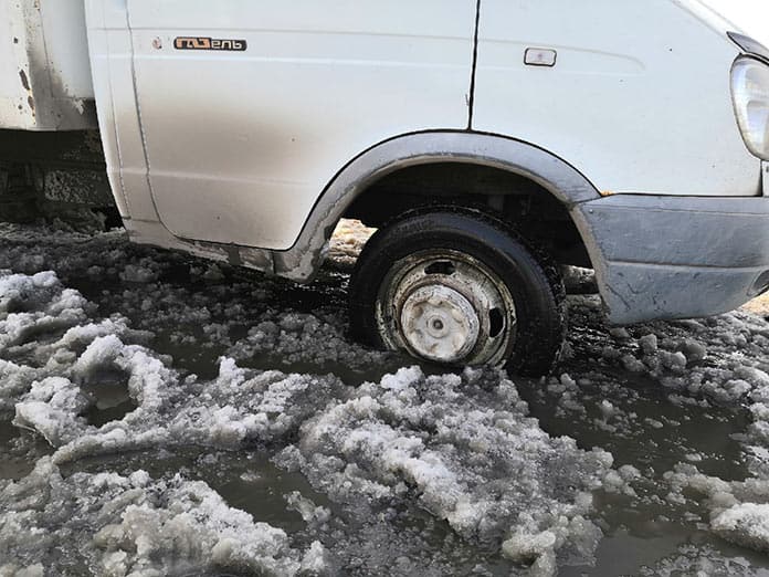 Белово превратился в непролазное снежное болото. В Белове не вывозят снег