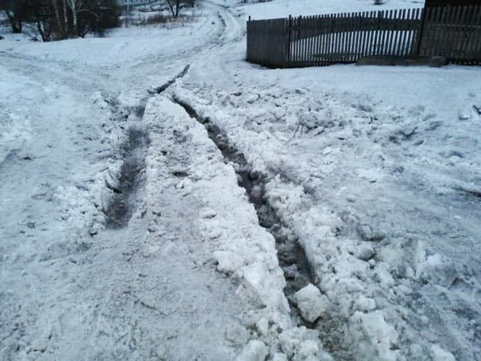 Белово превратился в непролазное снежное болото. В Белове не вывозят снег