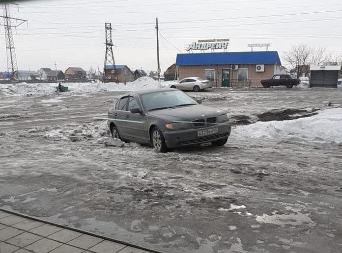 Белово превратился в непролазное снежное болото. В Белове не вывозят снег