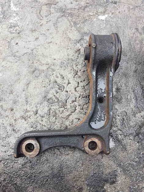 Купить Подушка редуктора для Toyota Hilux Surf