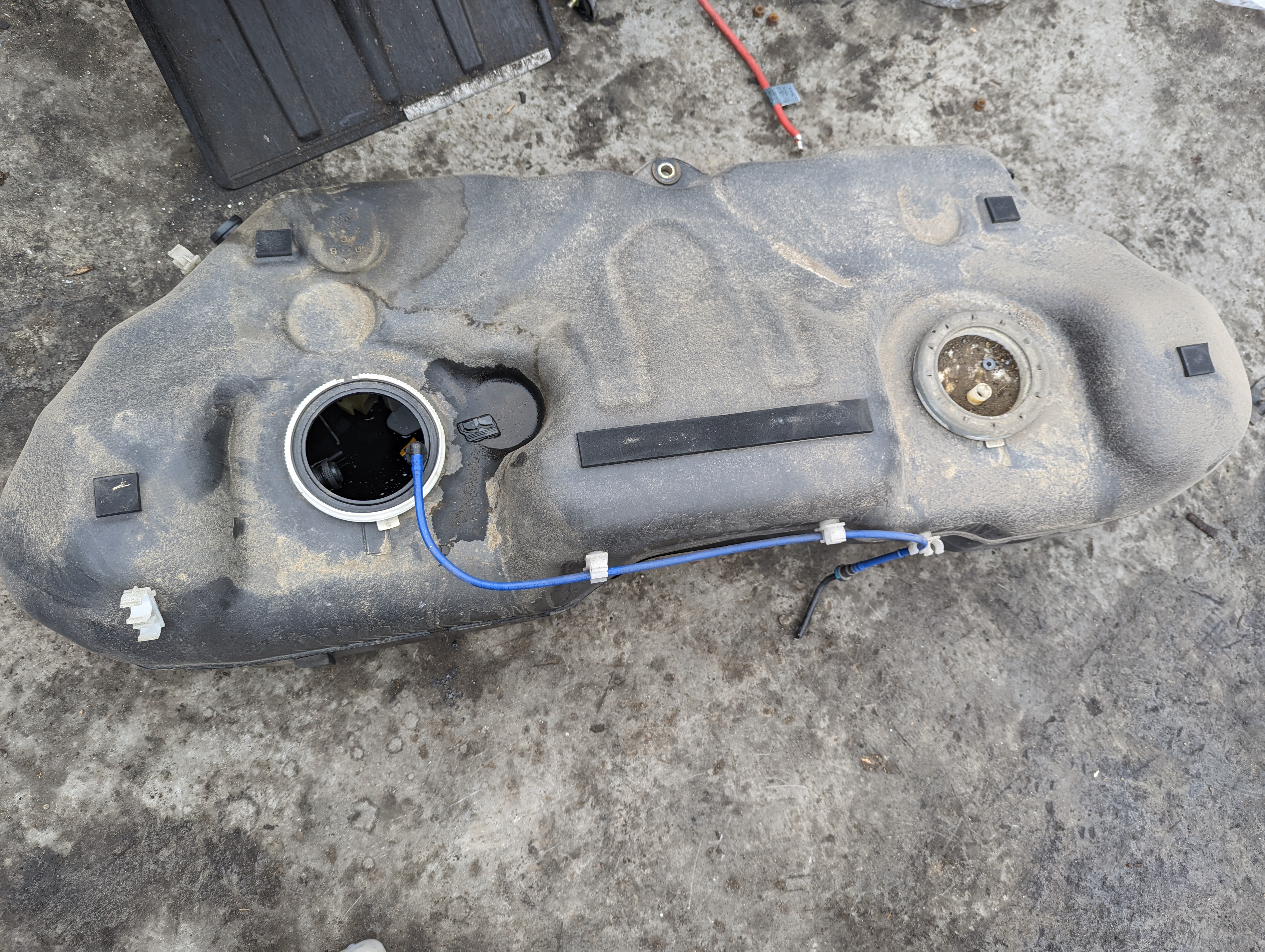 Купить бензобак 16117194746 Bmw X3 E83 Код заказа 32665