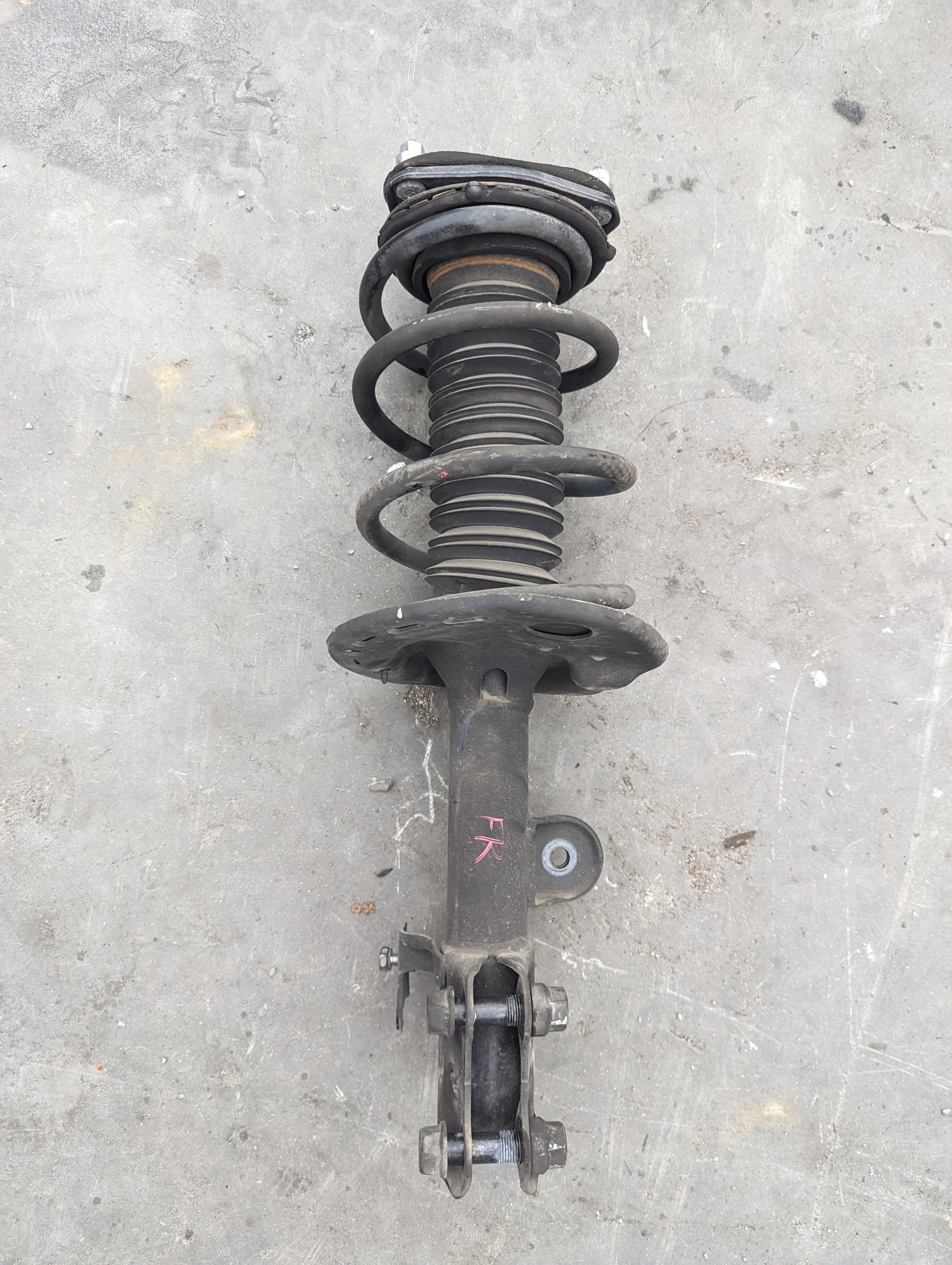 Стойка тойота харриер. Стойка тойота харриер. Toyota 42370-49245. Mcu10. Задние стойки toyota harrier линькс.
