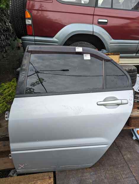 Купить Дверь для Mitsubishi Lancer Cedia