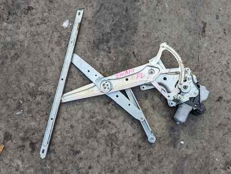 Купить Стеклоподъемник для Lexus CT200h