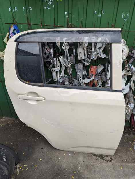 Купить Дверь для Daihatsu Boon