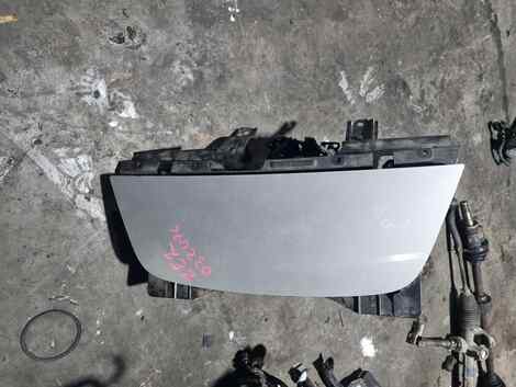 Купить Лючок бензобака для Nissan Leaf