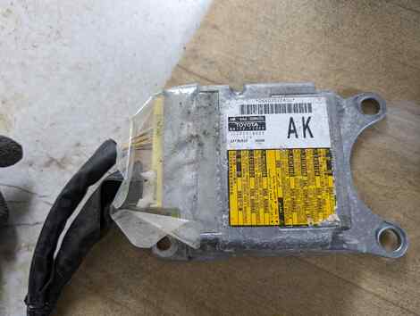 Купить Блок srs для Toyota Corolla Axio