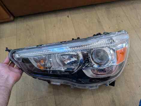 Купить Фара для Mitsubishi RVR