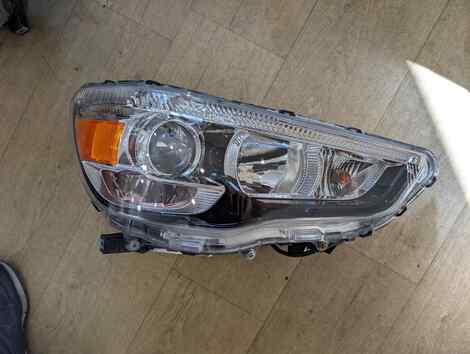 Купить Фара для Mitsubishi RVR