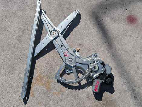 Купить Стеклоподъемник для Toyota Sai