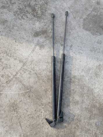 Амортизатор багажника