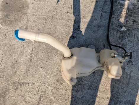 Бачок стеклоомывателя