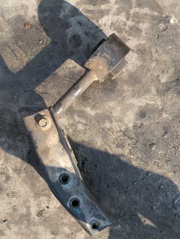 Подушка двигателя