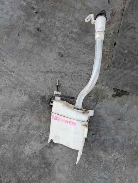 Купить Бачок стеклоомывателя для Toyota Noah