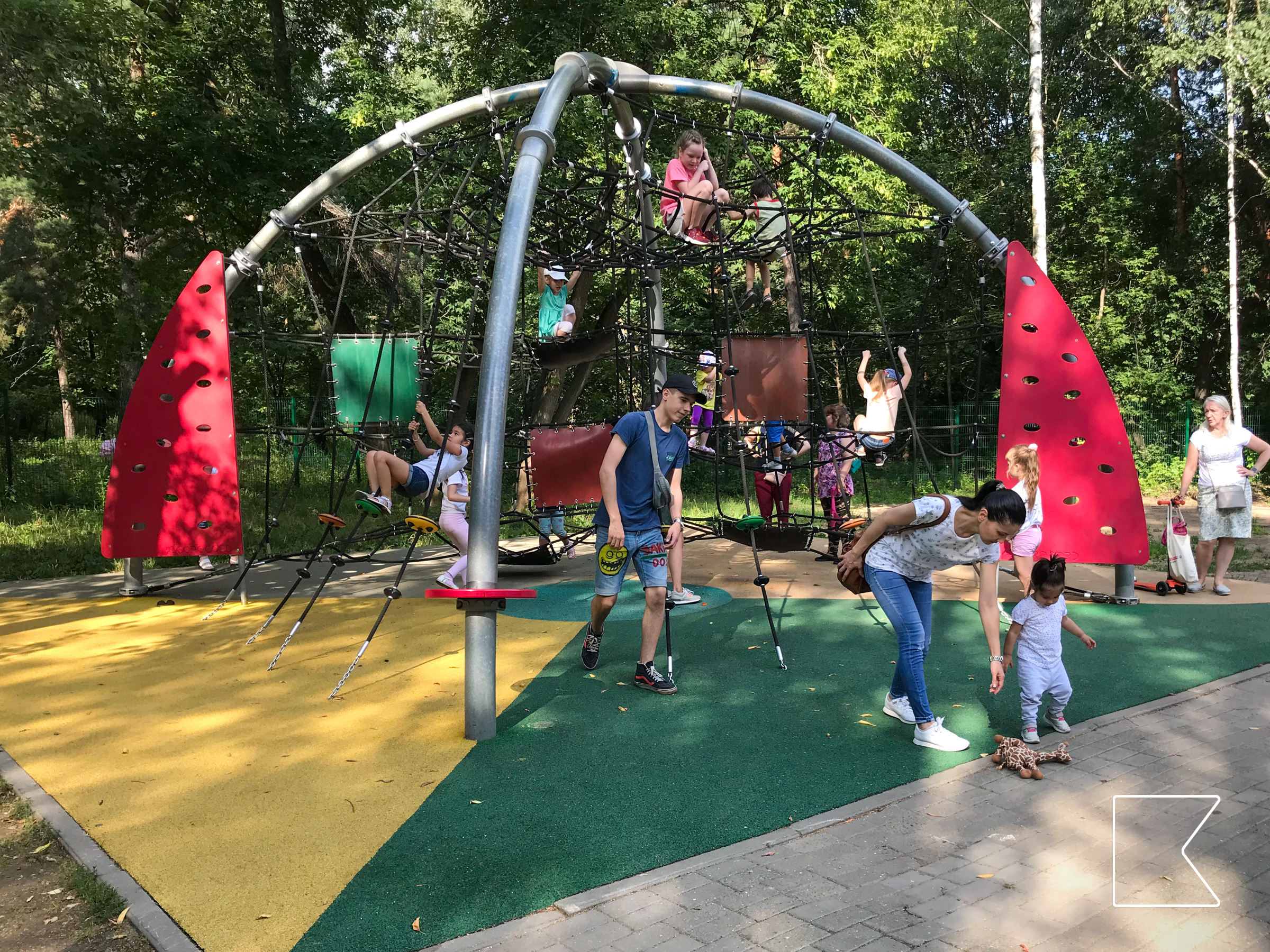 Игровая площадка — в парке Кузьминки, Москва 🇷🇺 — Намкуда