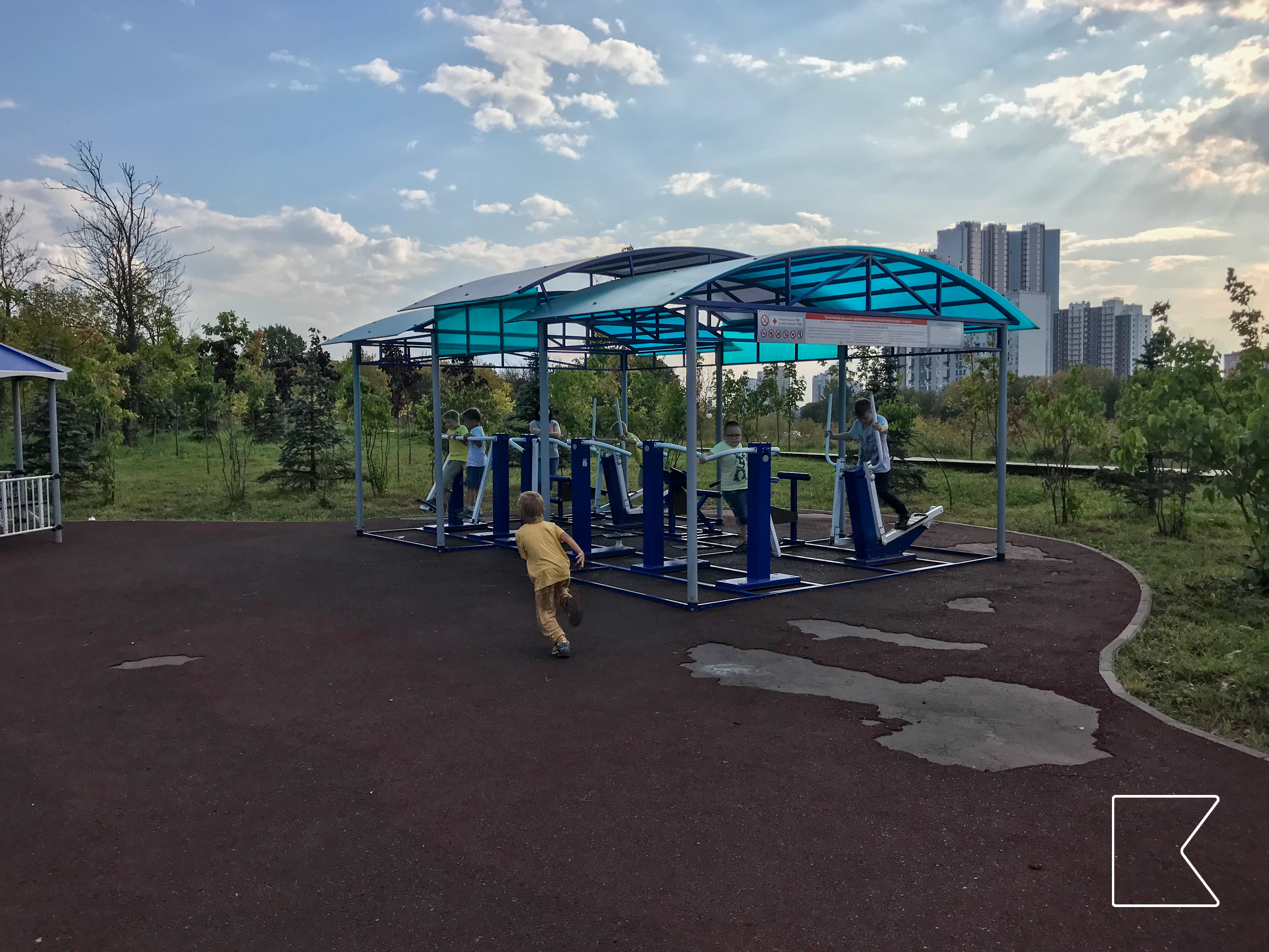 Игровая площадка — в парке Эко-берег в Химках, Москва 🇷🇺, фото 2