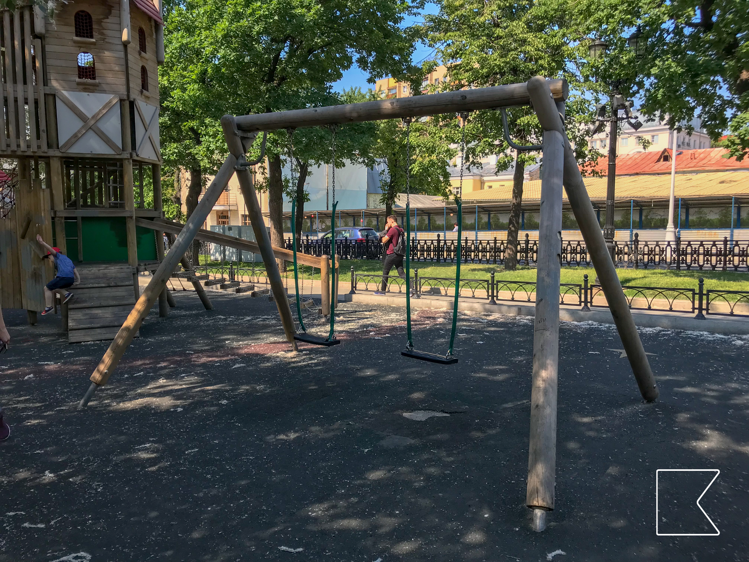 Деревянные площадки — на Тверском бульваре, Москва 🇷🇺, фото 2