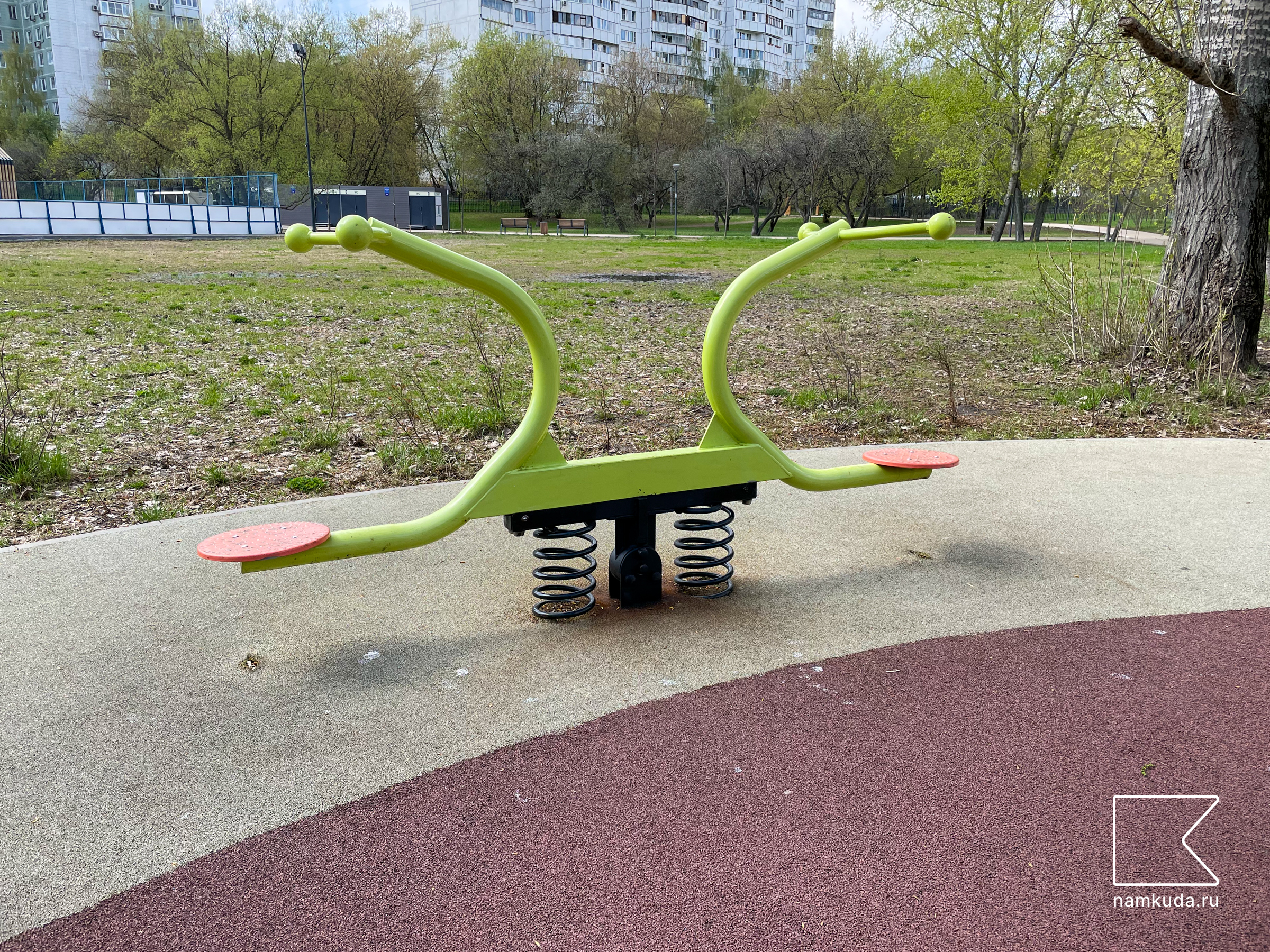 Круговые качели — в парке Яуза, парке Певческого поля, Москва 🇷🇺, фото 2