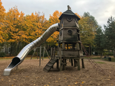 Старая деревянная площадка — в Кёльне,  Германия 🇩🇪