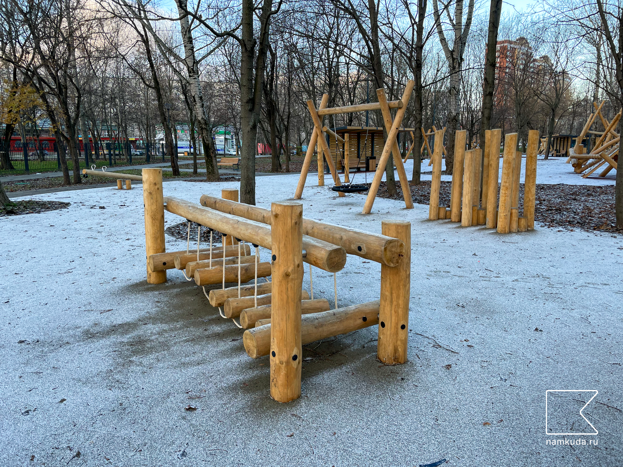 Деревянная площадка для дошкольников — в парке Яуза вдоль Юрловского проезда, Москва 🇷🇺, фото 2