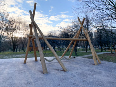 Деревянная площадка с горками, миниатюра фото 2