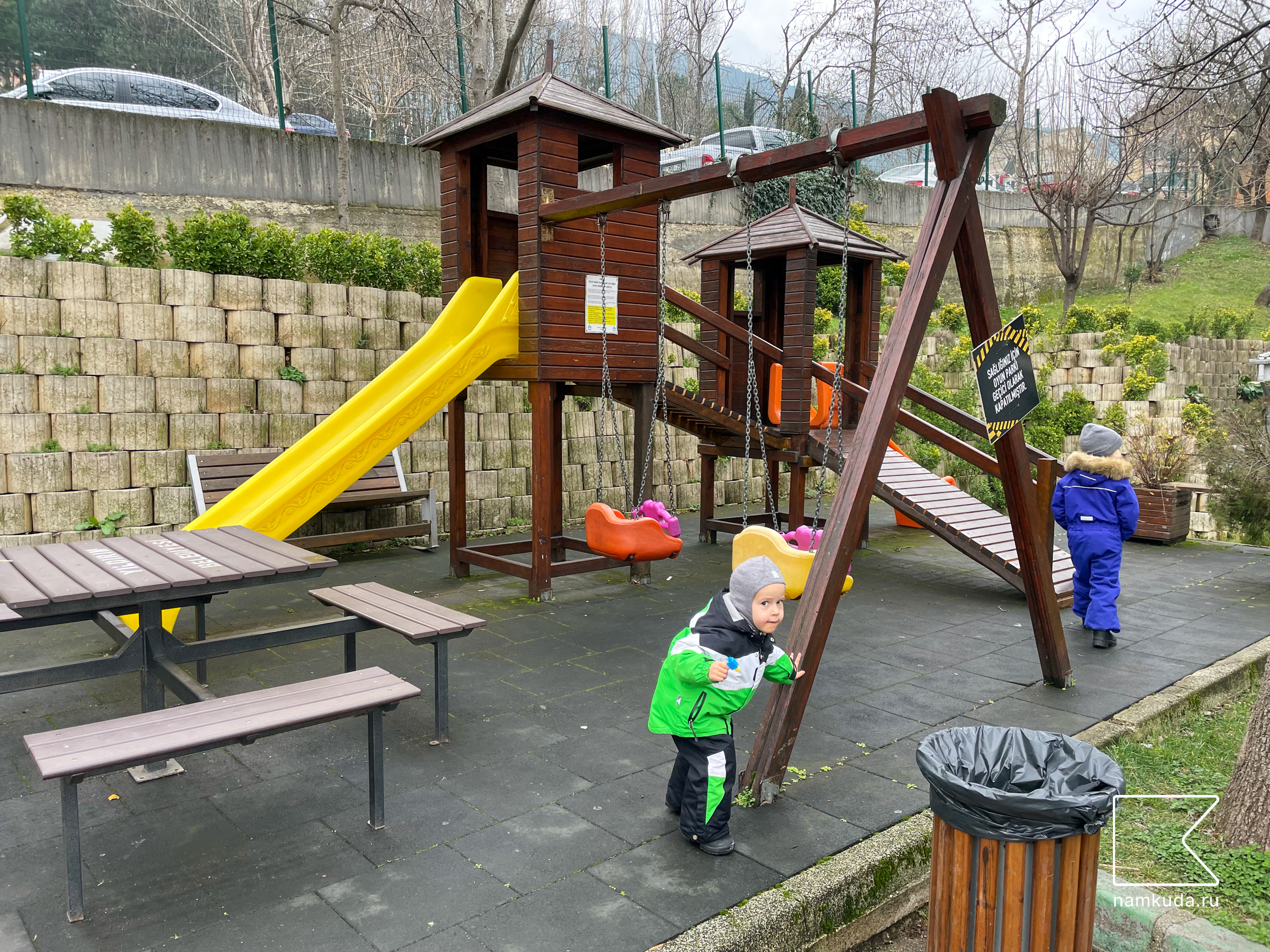 Площадка у фуникулёра — в Бурсе, Турция 🇹🇷, фото 1