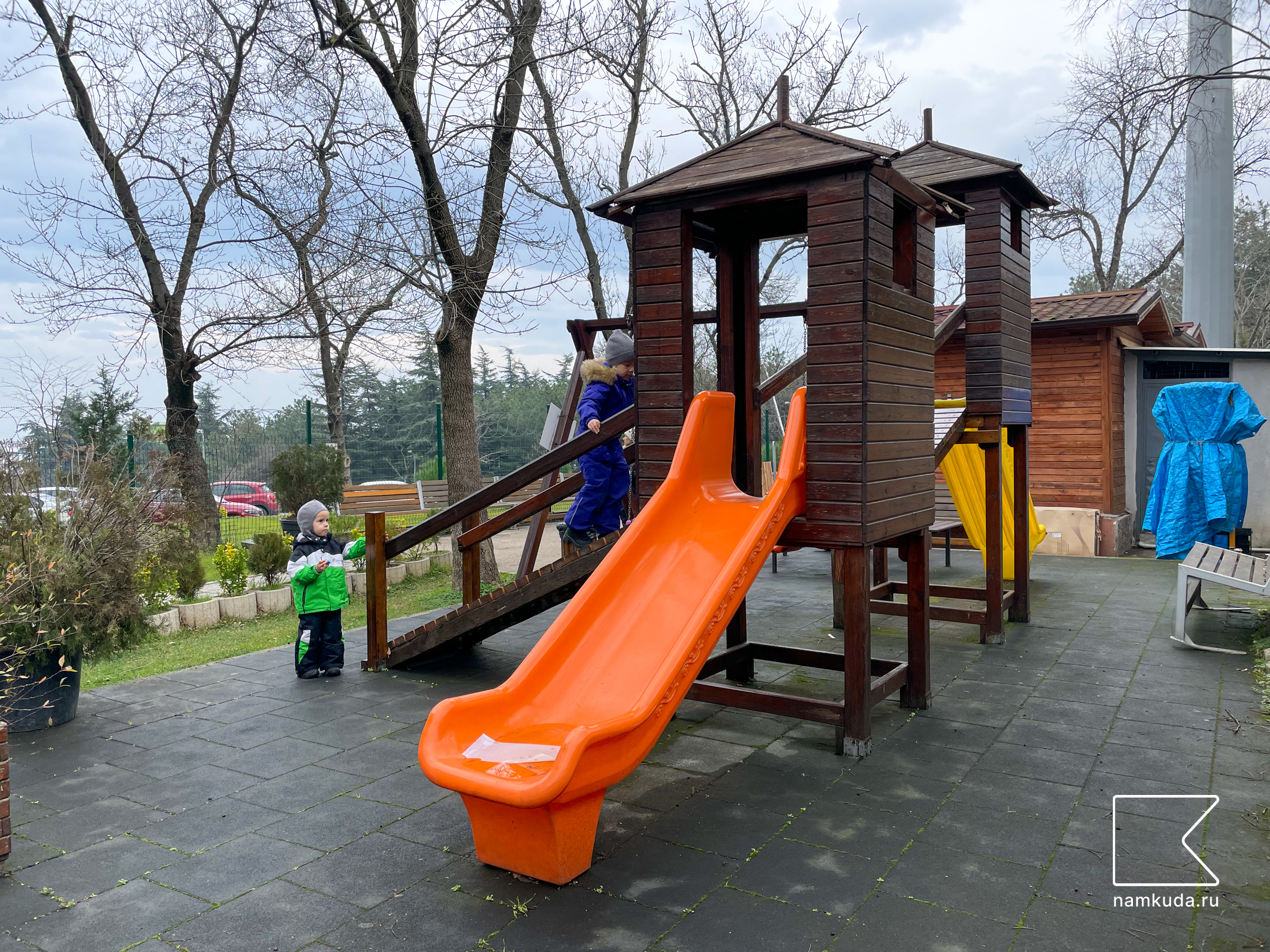 Площадка у фуникулёра — в Бурсе, Турция 🇹🇷, фото 3