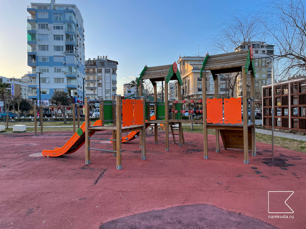 Площадка на набережной Коньялты — в Анталье, Турция 🇹🇷, фото 1