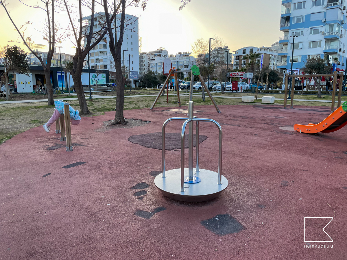 Площадка на набережной Коньялты — в Анталье, Турция 🇹🇷, фото 2