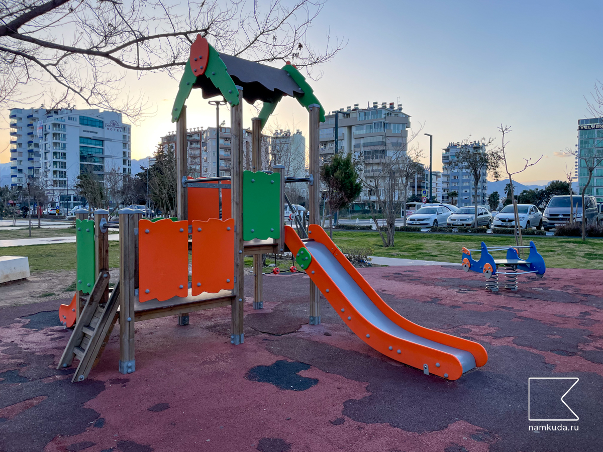Площадка на набережной Коньялты — в Анталье, Турция 🇹🇷, фото 2
