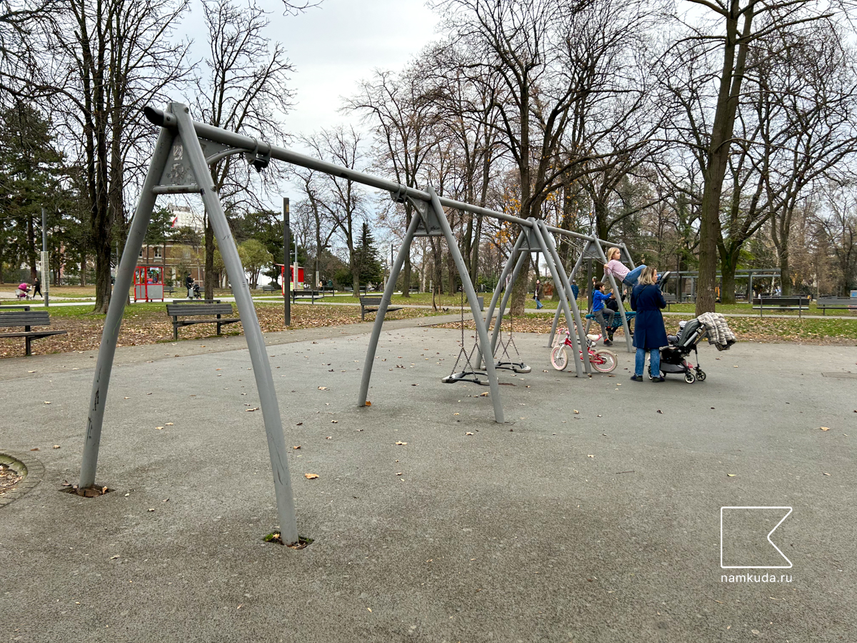Игровая площадка — в парке Ташмайдан, Белград, Сербия 🇷🇸, фото 4