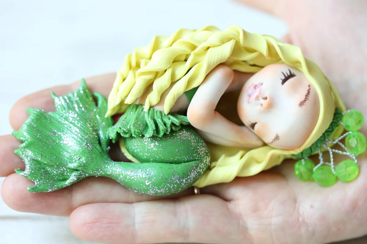 Art Doll Peridot Mermaid, Handmade Sculpture, Ooak Collectible Figurine, Birthstones Mermaids: Ruby (Jul), Peridot (Aug), Sapphire (Sep) 5
