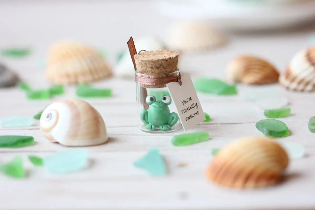 Enchanted Froggy Glass Bottle Customizable Personalized Funny Froggy Family Reunion Class Reunion Favors  Cute Toad  Frog Lovers Party Favor 2