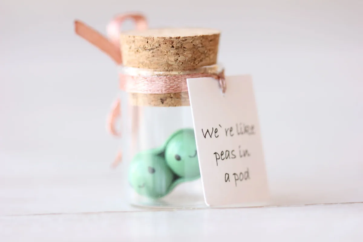 Two Peas in a Pod Polymer Clay Figurine Pea Vegan Personalized Boyfriend Girlfriend Funny Gift Customized Party Favors Romantic Present 5