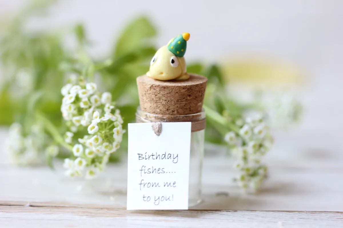Birthday Fish Gift Glass Bottle Punny Message Personalized Label Fish Gift for Fishing Lovers For a Fisherman Customized Teens Party Favors 4