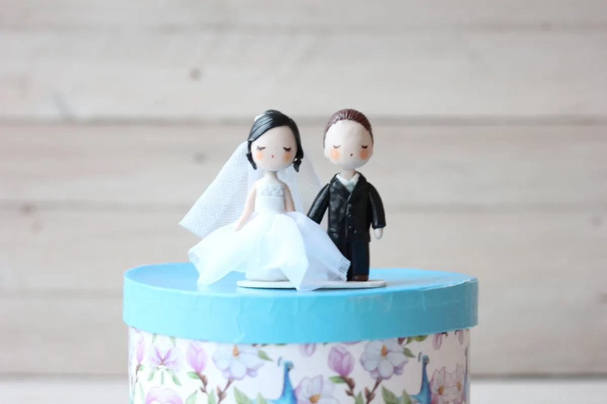 Custom Wedding Figurines For Cake, Personalised Cake Toppers, Wedding Couple Statue, Hand-made Couple Figurine, Nice Looking Bride and Groom 4
