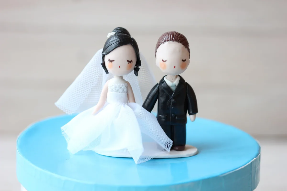 Custom Wedding Figurines For Cake, Personalised Cake Toppers, Wedding Couple Statue, Hand-made Couple Figurine, Nice Looking Bride and Groom 5