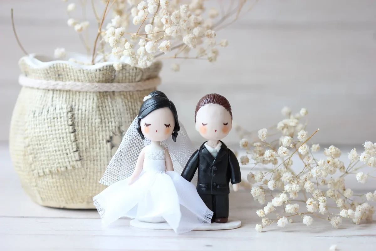 Custom Wedding Figurines For Cake, Personalised Cake Toppers, Wedding Couple Statue, Hand-made Couple Figurine, Nice Looking Bride and Groom 8