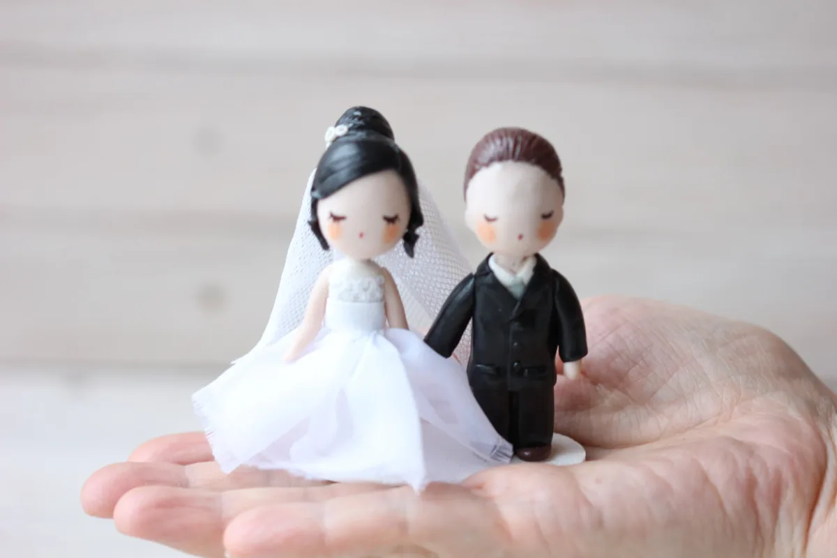 Custom Wedding Figurines For Cake, Personalised Cake Toppers, Wedding Couple Statue, Hand-made Couple Figurine, Nice Looking Bride and Groom 9