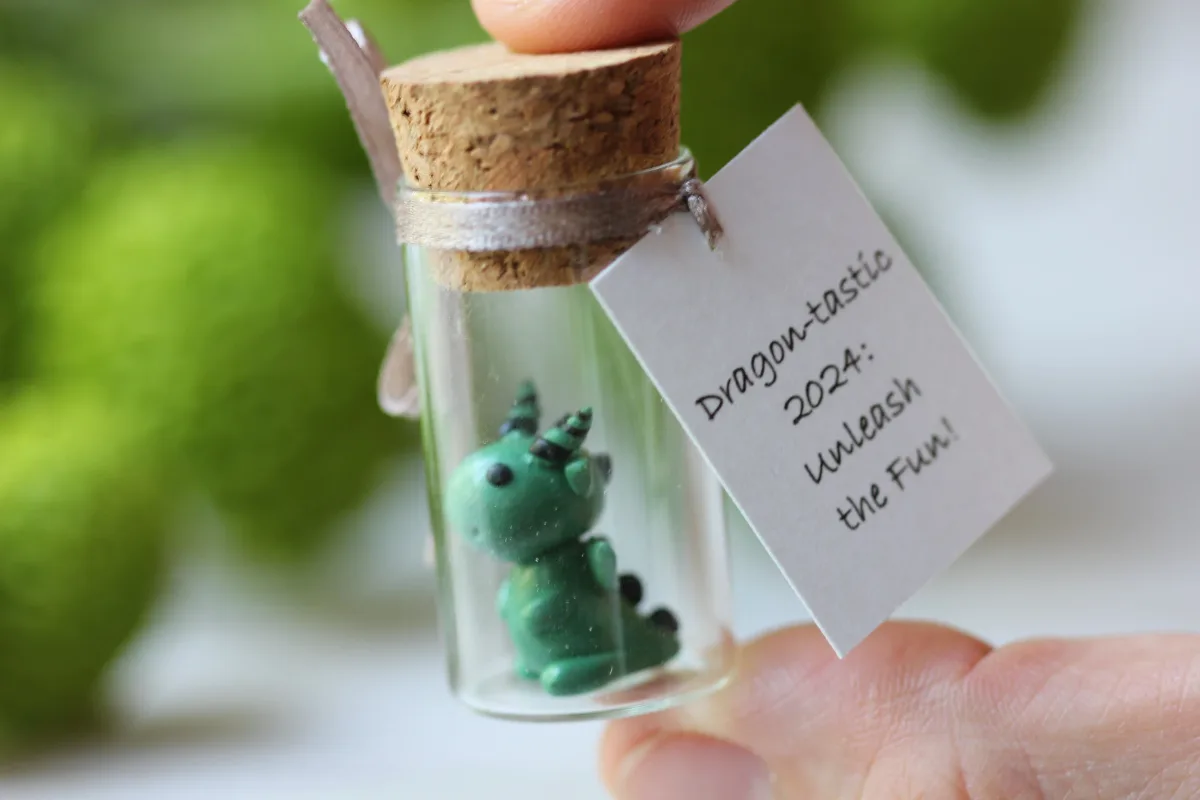 Magical Dragon in a Glass Bottle Green Serenity Personalized New Year Christmas Gift for Friends Colleagues Family Reunion Party Favors 2