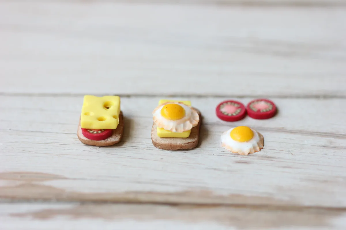 Breakfast set 1/12 Scale Dollhouse Miniature Food Lot 10 pc Toast Bread Eggs Cheese Tomatoes 2