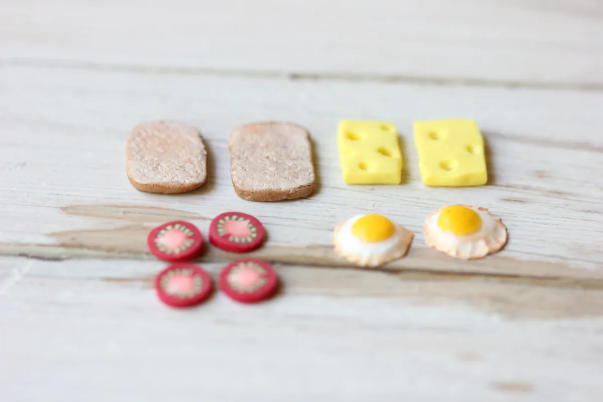 Breakfast set 1/12 Scale Dollhouse Miniature Food Lot 10 pc Toast Bread Eggs Cheese Tomatoes 3