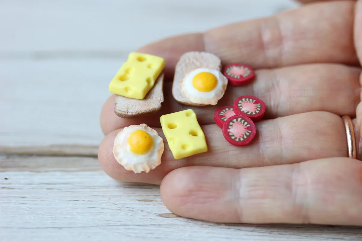 Breakfast set 1/12 Scale Dollhouse Miniature Food Lot 10 pc Toast Bread Eggs Cheese Tomatoes 4
