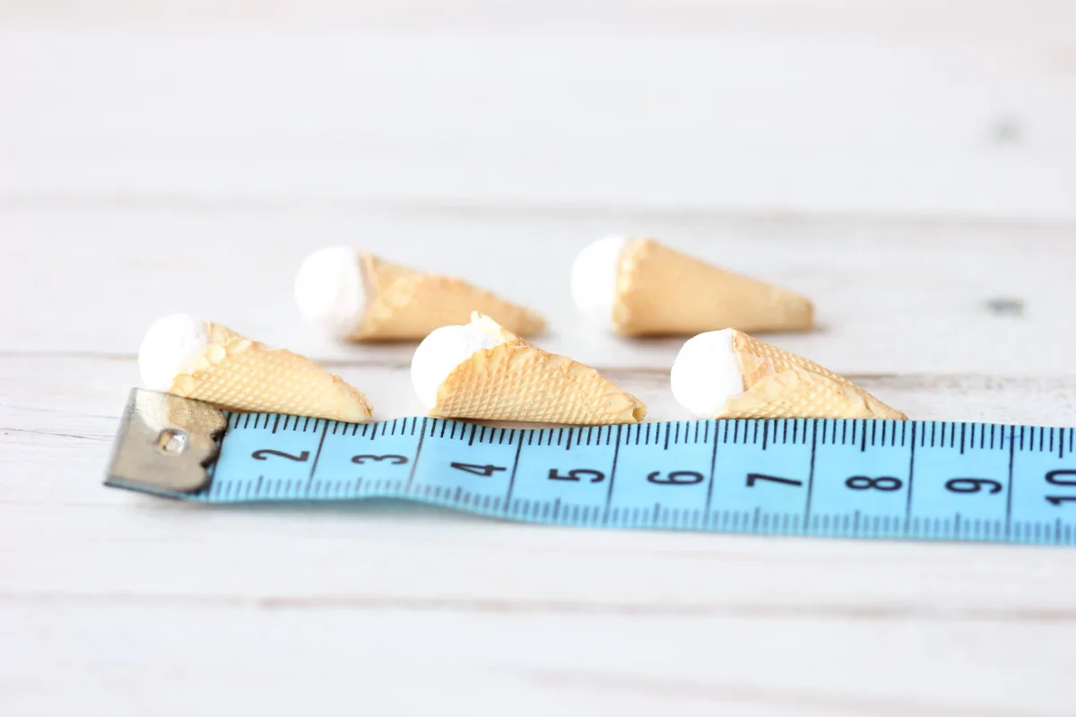 Ice Cream Cones Chocolate Raspberries Vanilla Ice Cream Dollhouse Miniature Play Food 1:6 Barbie Doll Montessori Waldorf Toys Lot of 5 5