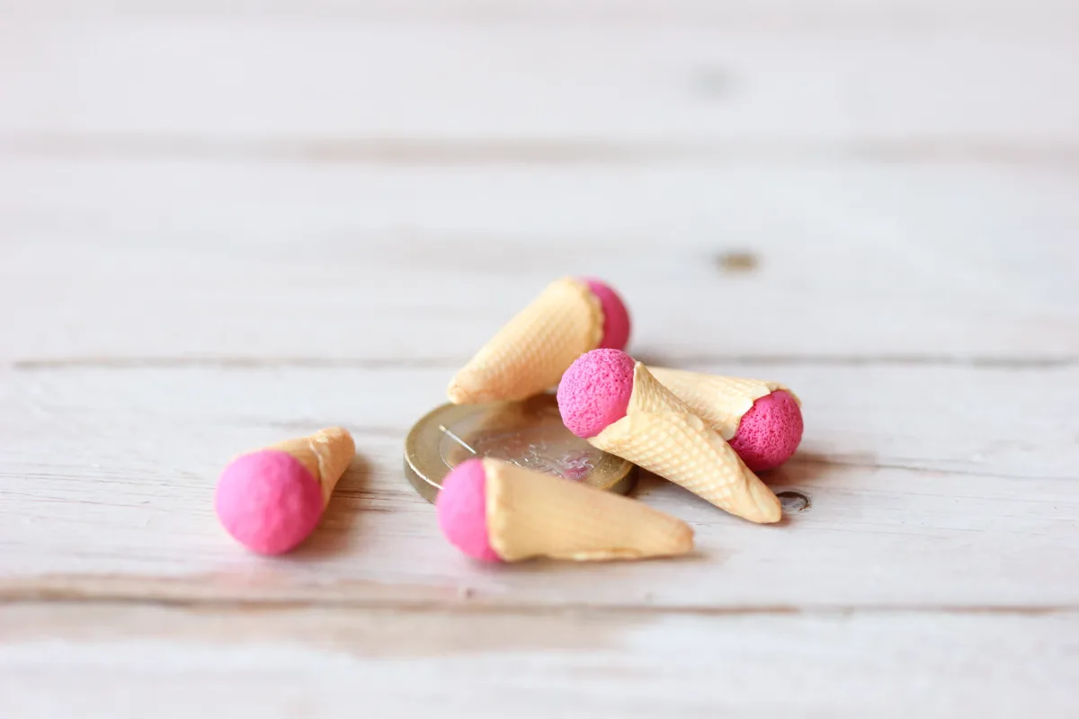 Ice Cream Cones Chocolate Raspberries Vanilla Ice Cream Dollhouse Miniature Play Food 1:6 Barbie Doll Montessori Waldorf Toys Lot of 5 8