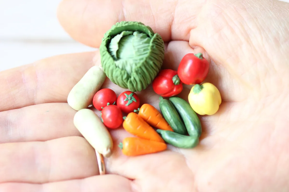 Mini Vegetables 1:12 Miniature Food For Dollhouse 15 Pcs Veggies in a Basket 5