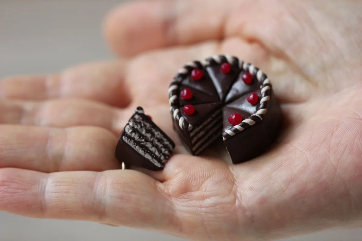 Miniature Sliced Chocolate Cake 1/6, 1/12 Scale Dollhouse Food Lot 4 pcs Bakery Shop Food for Dolls 3