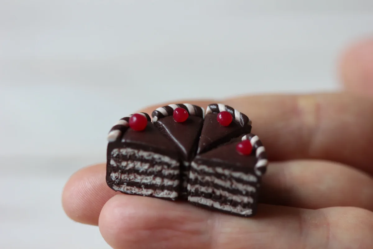 Miniature Sliced Chocolate Cake 1/6, 1/12 Scale Dollhouse Food Lot 4 pcs Bakery Shop Food for Dolls 6