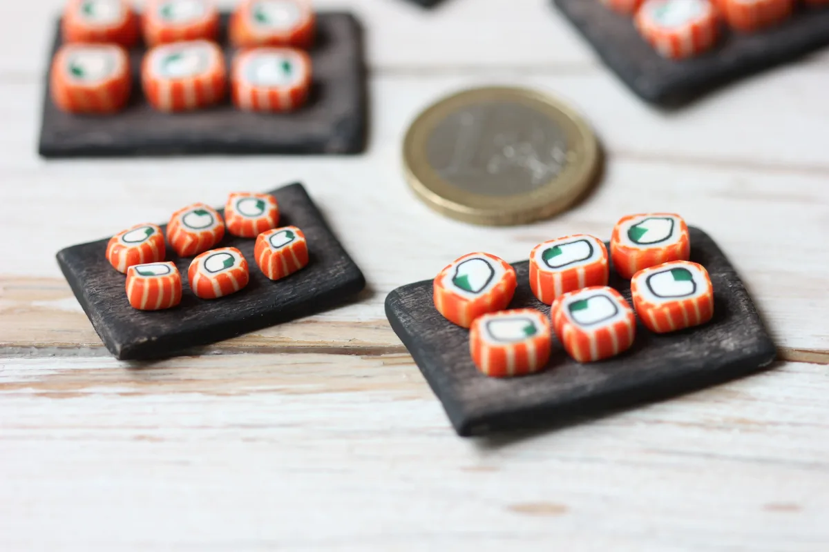 Miniature Sushi 1/12 1/6 Scale Dollhouse Food 6 Pcs on a Wooden Board Food for Dolls Dollhouse Miniatures Polymer Clay Sushi 3