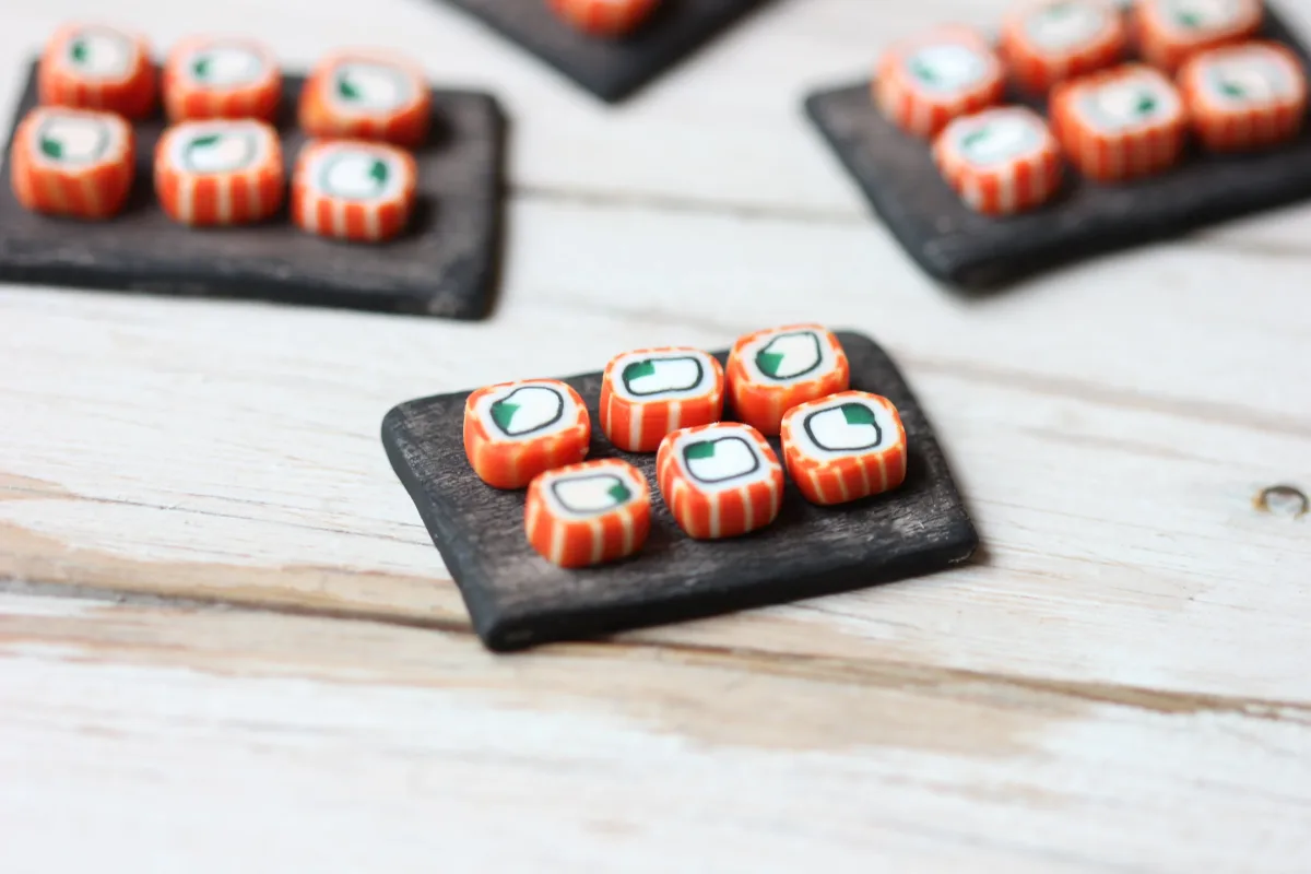 Miniature Sushi 1/12 1/6 Scale Dollhouse Food 6 Pcs on a Wooden Board Food for Dolls Dollhouse Miniatures Polymer Clay Sushi 4